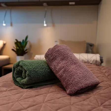 Kemp Sunset - House No 2 *